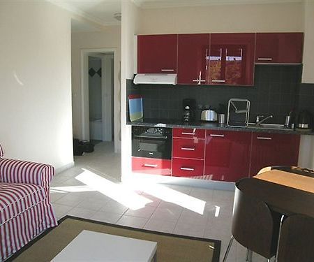 Les Z'Hirondelles Hotel Анси Екстериор снимка